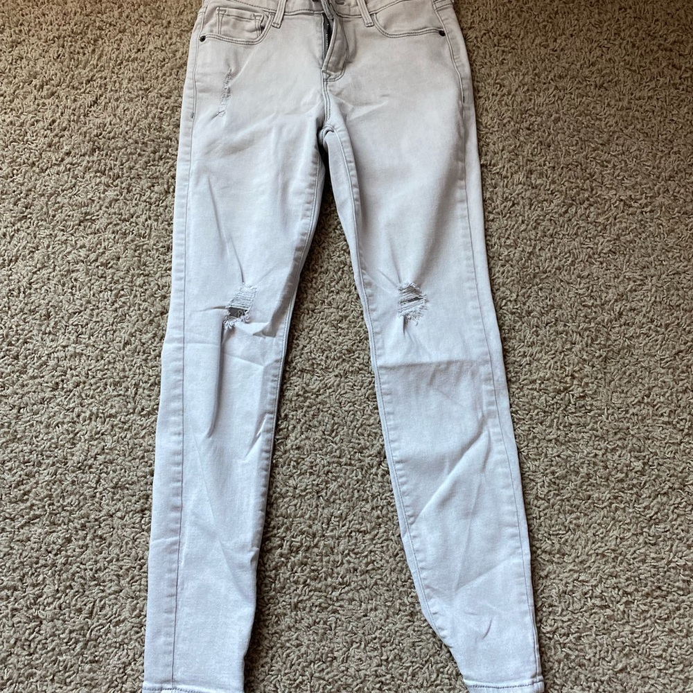 Only worn twice, the condition is as good as new. No stains or tears!